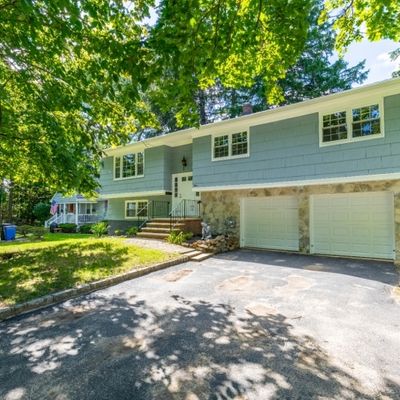 3 Orchard Sq, Caldwell, NJ 07006