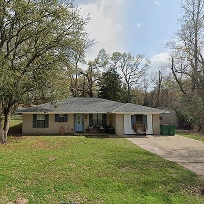 302 Yorkshire Blvd, Palestine, TX 75803