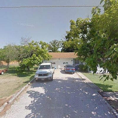 304 S Roswell St, Granger, TX 76530