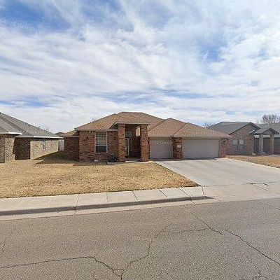 2705 Northglen Dr, Clovis, NM 88101