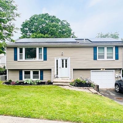 35 High Top Cir E, Hamden, CT 06514