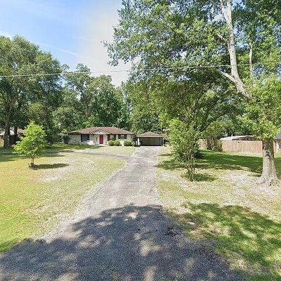 318 Maple Ln, New Caney, TX 77357
