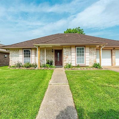 4414 Ponca St, Pasadena, TX 77504