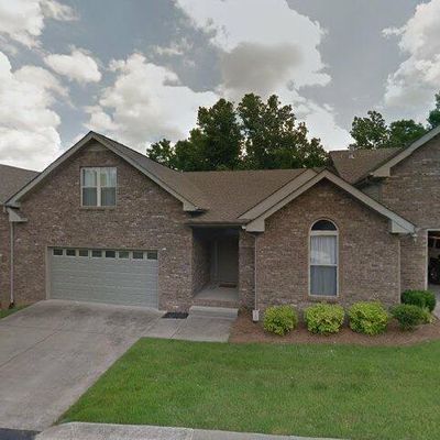 445 Country Club Ct, Clarksville, TN 37043