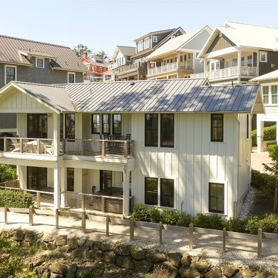 46 Seaside Ln, Pacific Beach, WA 98571