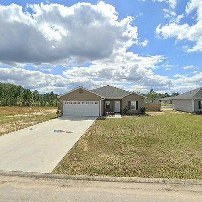 469 Lakeside Cir, Baxley, GA 31513