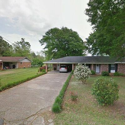 504 Dobson St, Ellisville, MS 39437