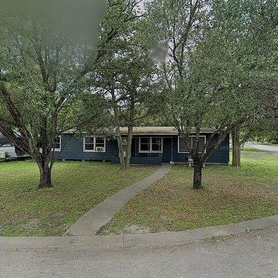 409 Peyton Ave, Alice, TX 78332