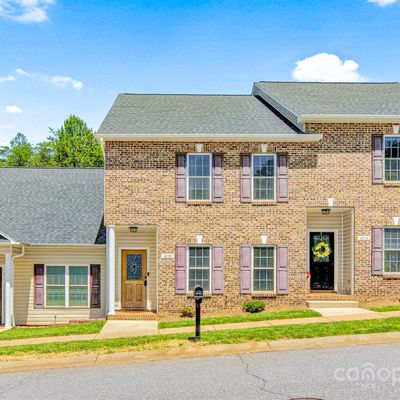 4198 Pickering Dr, Hickory, NC 28602