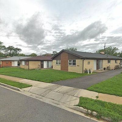 532 W Division St, Villa Park, IL 60181