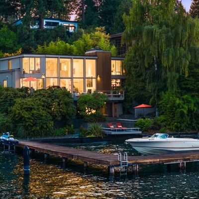 7226 N Mercer Way, Mercer Island, WA 98040