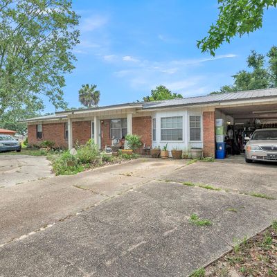 734 E Hollywood Blvd, Mary Esther, FL 32569