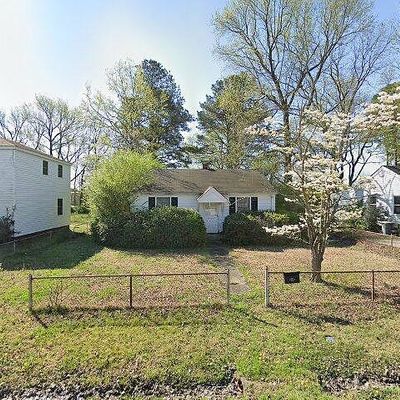 7 Edgewood Dr, Hampton, VA 23666