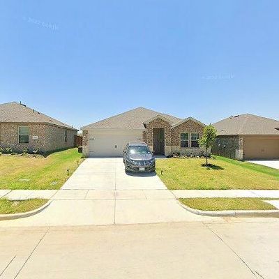 804 Glover Dr, Aubrey, TX 76227