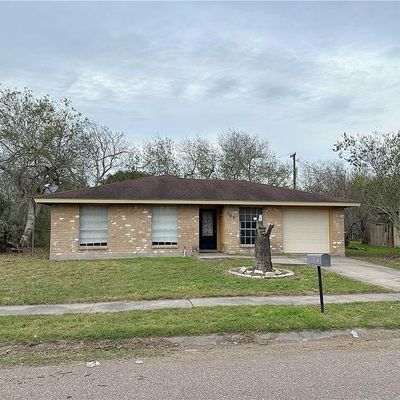 105 Cactus St, Robstown, TX 78380