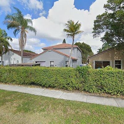 10669 Nw 2 Nd Cir, Pembroke Pines, FL 33026