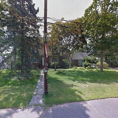 108 Shinnecock Ln, East Islip, NY 11730