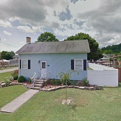 110 Long St, Newell, PA 15466