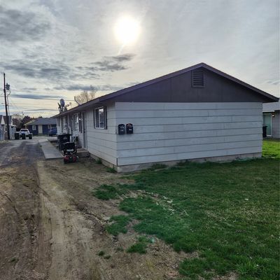 1133 1135 W Cascade Avenue, Moses Lake, WA 98837