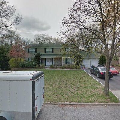 10 Biscayne Dr, Mount Sinai, NY 11766