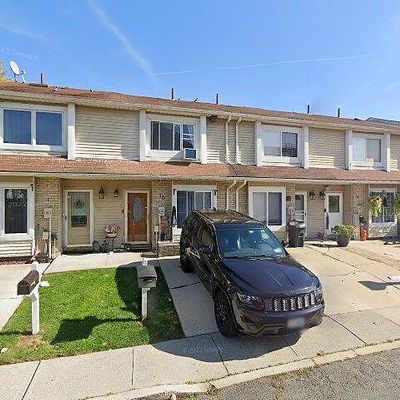 10 Doreen Dr, Staten Island, NY 10303