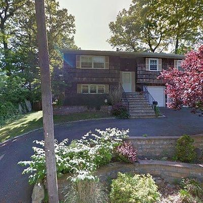 100 W 6 Th St, Ronkonkoma, NY 11779