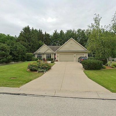 12935 W Peachtree Dr, New Berlin, WI 53151