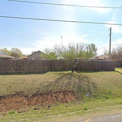 1302 N 2 Nd St, Marlow, OK 73055