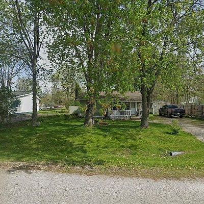 1142 W Pine Ave, Mount Morris, MI 48458