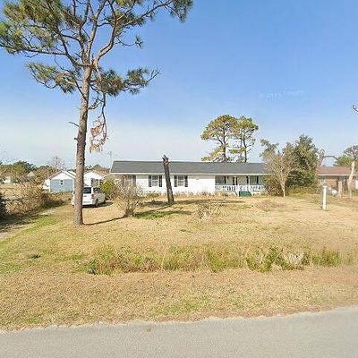 115 Canal Dr, Harkers Island, NC 28531