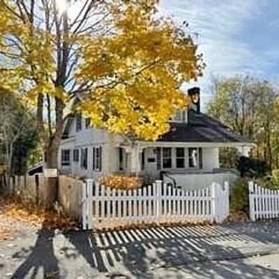 12 Lewis St, Plymouth, MA 02360