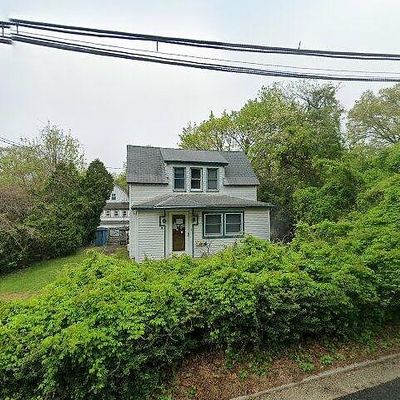 12 Preston St, Port Washington, NY 11050