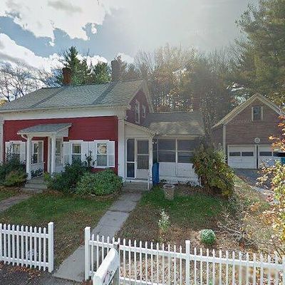 12 Stoddard St, Upton, MA 01568