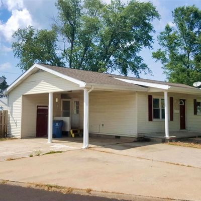 121 E Clarman Dr, Chaffee, MO 63740