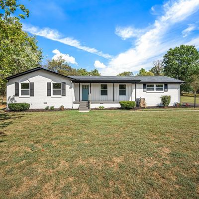 121 S Valley Rd, Hendersonville, TN 37075