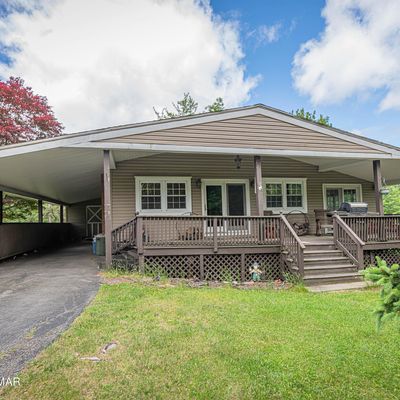 157 Emerald Lake Dr, Long Pond, PA 18334