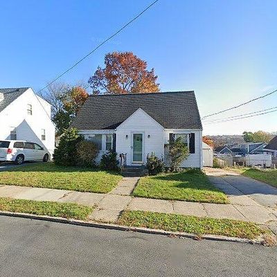 16 Fillmore St, Pawtucket, RI 02860