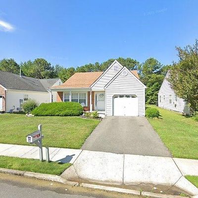 17 Trent Dr, Toms River, NJ 08757