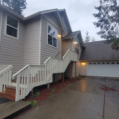 1701 Maple Valley Dr, Centralia, WA 98531