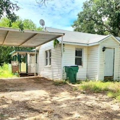 1402 N Austin St, Comanche, TX 76442