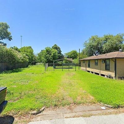 1404 E 32 Nd 1/2 St, Houston, TX 77022