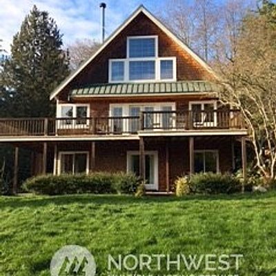 14530 Sivertson Rd Ne, Bainbridge Island, WA 98110