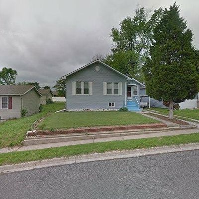 148 W 2 Nd St, Roxana, IL 62084