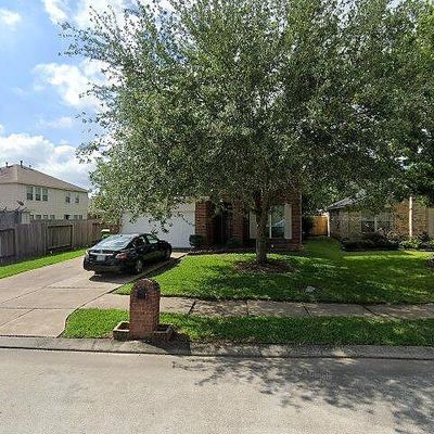 1911 Majestic Ln, Baytown, TX 77521