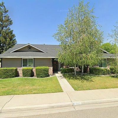 1911 W Chamberlain Dr, Turlock, CA 95382