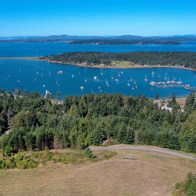 2 Dragon Run, Lopez Island, WA 98261