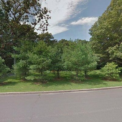 20 Margin Dr W, Shirley, NY 11967