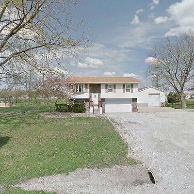 200 North Dr, Mt Zion, IL 62549