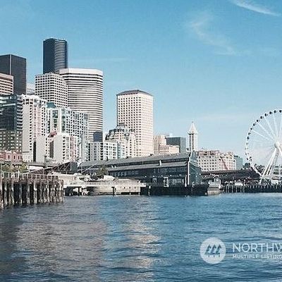 2000 Alaskan Way #243, Seattle, WA 98121