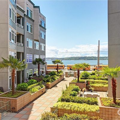 2000 Alaskan Way #352, Seattle, WA 98121